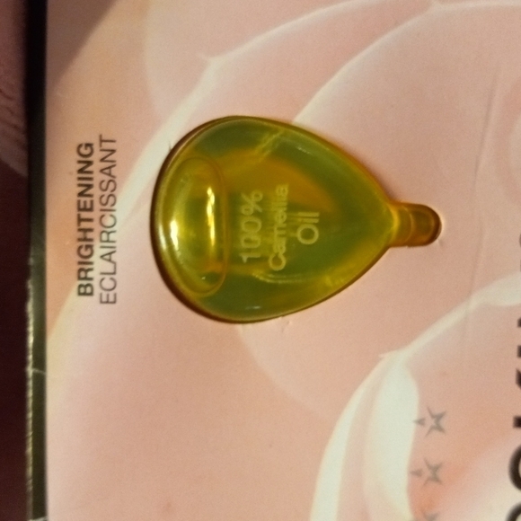 Makeup: Bundle of 3 Goodies...SEALED! - Picture 11 of 11